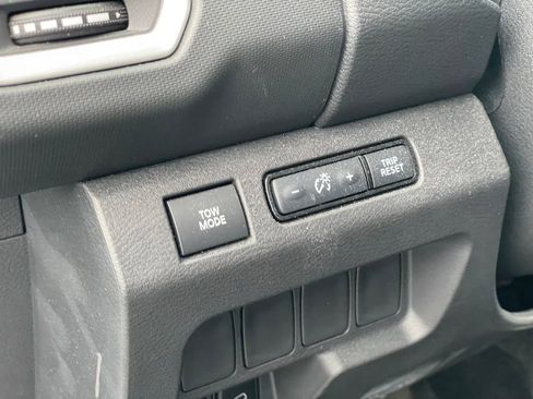 Certified 2022 Nissan Frontier SV image 16