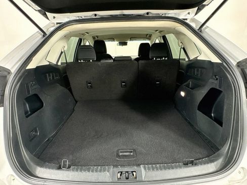 Used 2020 Ford Edge SE FWD image 29