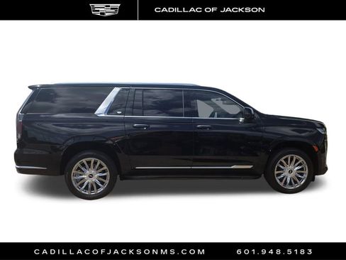 Used 2023 Cadillac Escalade ESV Premium Luxury RWD image 5