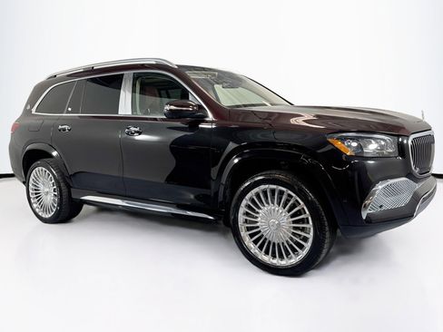 Used 2023 Mercedes-Benz Maybach GLS 600 4MATIC image 3