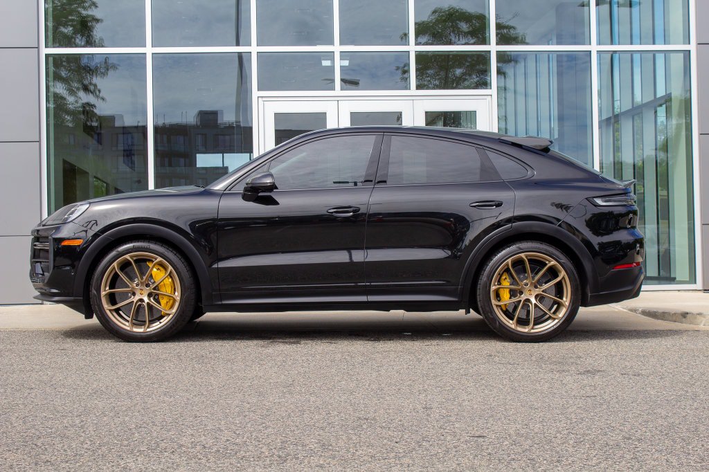 Used 2024 Porsche Cayenne Turbo GT AWD/4WD image 7