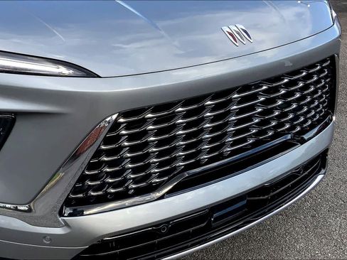 Used 2025 Buick Enclave Avenir w/ Super Cruise Package image 30