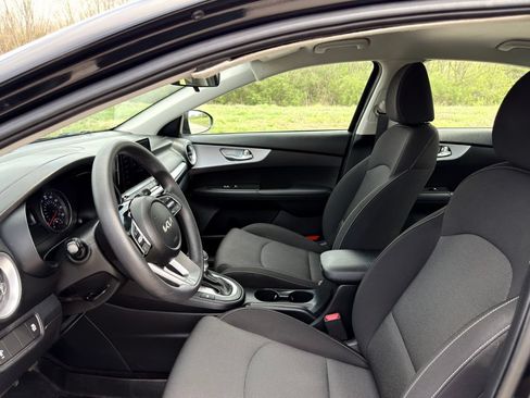 Used 2024 Kia Forte LXS FWD image 17