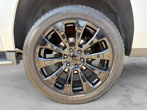 Used 2019 GMC Yukon XL SLT w/ Open Road Package AWD/4WD image 13