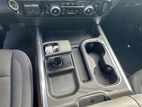 New 2026 GMC Sierra 1500 Elevation image 17