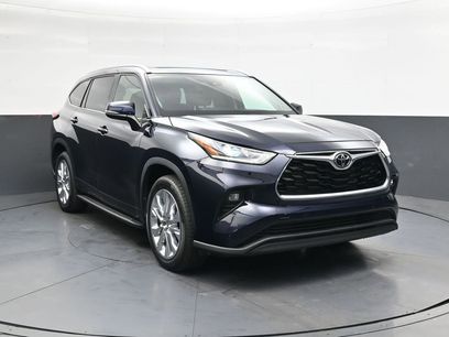 Used 2023 Toyota Highlander Limited