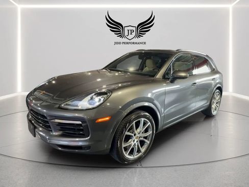 Used 2023 Porsche Cayenne AWD/4WD image 5