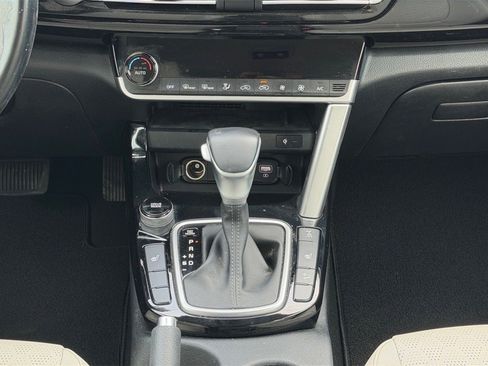 Used 2022 Kia Seltos EX image 18