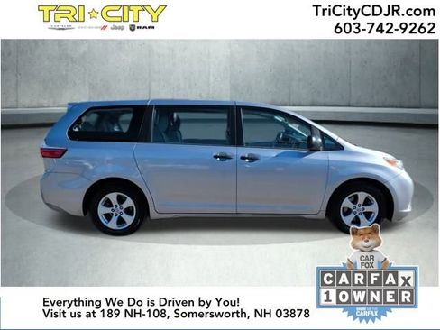 Used 2017 Toyota Sienna L image 6