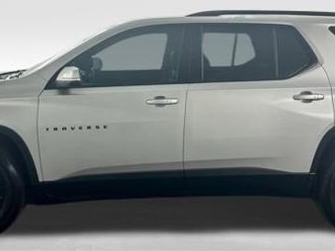 Used 2022 Chevrolet Traverse LT w/ Midnight/Sport Edition FWD image 5