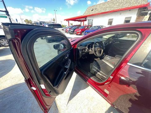 Used 2016 Chevrolet Malibu LT w/ Leather Package FWD image 19