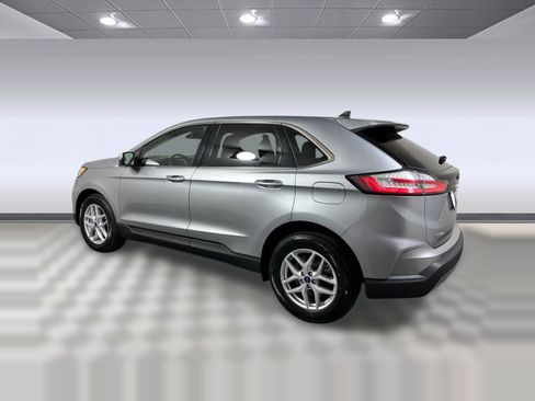 Used 2022 Ford Edge SEL image 2