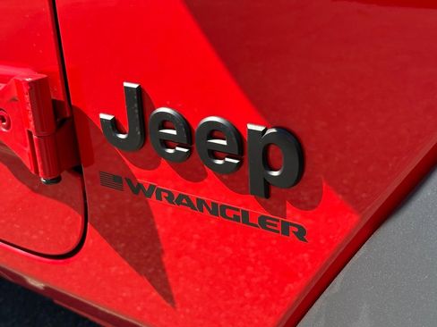 Used 2024 Jeep Wrangler Sport image 12