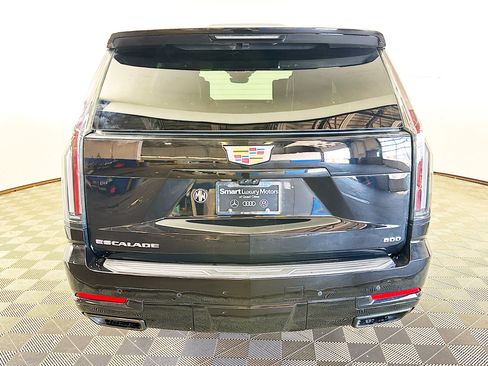 Used 2025 Cadillac Escalade Sport Platinum w/ LPO, Floor Liner Package AWD/4WD image 9