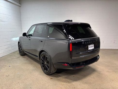 Used 2024 Land Rover Range Rover SE image 9