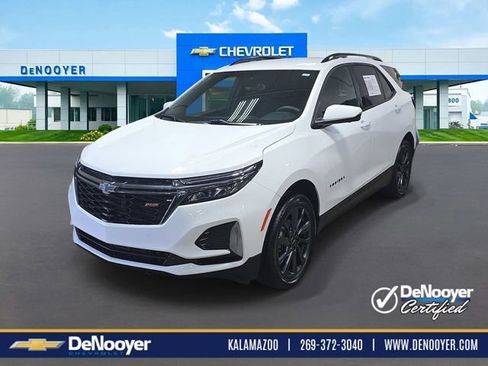 Used 2023 Chevrolet Equinox RS AWD/4WD image 1