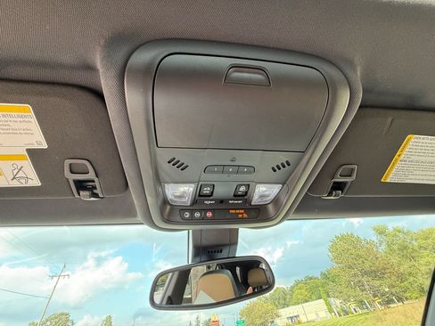 Certified 2023 Chevrolet Equinox Premier AWD/4WD image 32