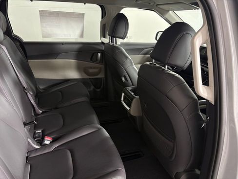 New 2026 Kia Carnival EX image 44