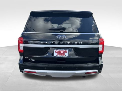 Certified 2024 Ford Expedition XLT image 4