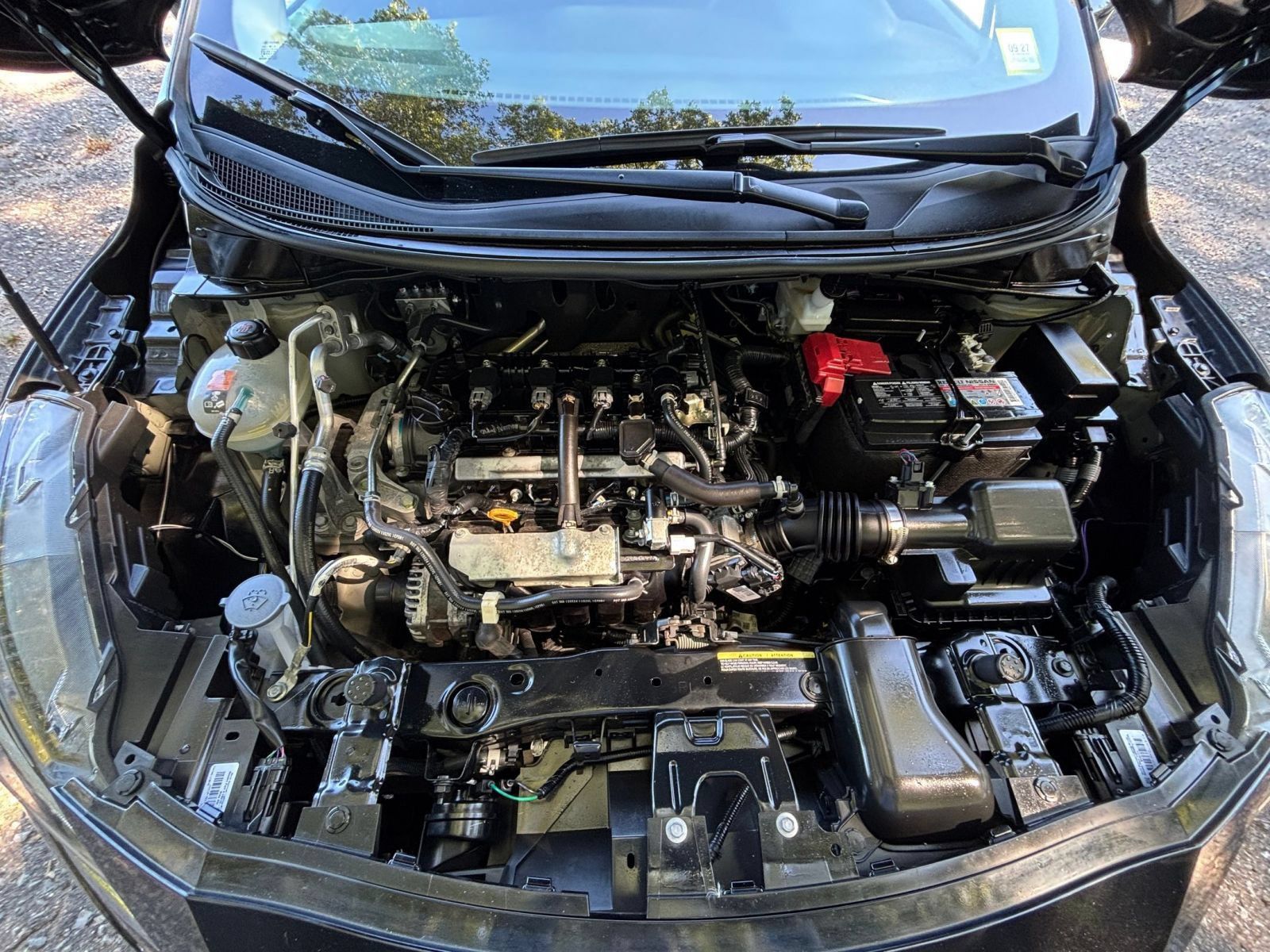 Used 2025 Nissan Versa SV FWD image 30