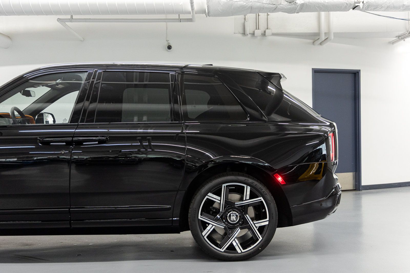 New 2027 Rolls-Royce Cullinan Black Badge AWD/4WD image 18