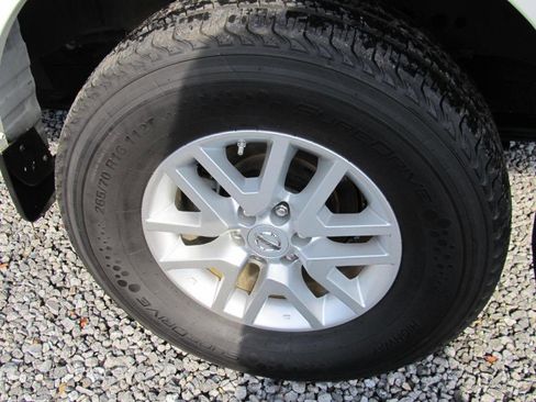 Used 2019 Nissan Frontier SV image 17