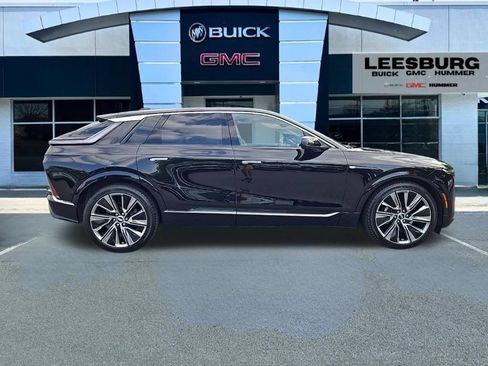 Used 2026 Cadillac Lyriq Signature Luxury w/ Nappa Leather Package AWD/4WD image 8