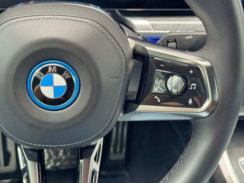 Used 2023 BMW i7 xDrive60 AWD/4WD image 25