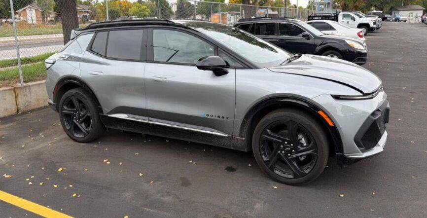 Used 2024 Chevrolet Equinox EV RS AWD/4WD image 2