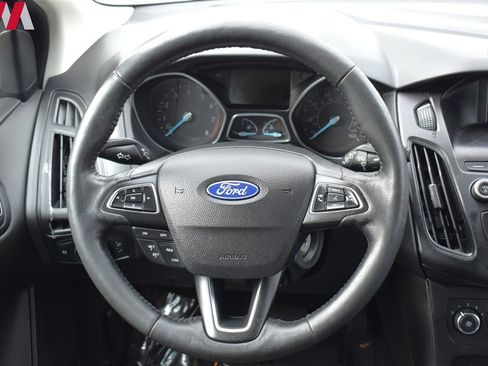 Used 2018 Ford Focus SE w/ Cold Weather Package image 13