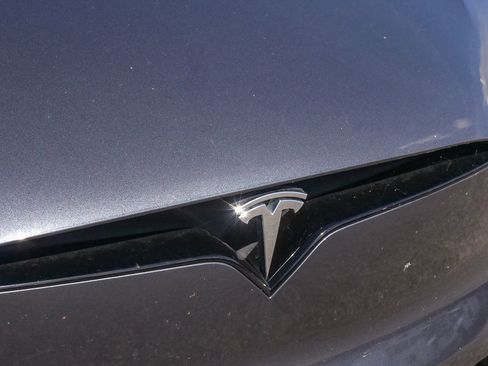 Used 2022 Tesla Model X Plaid image 5