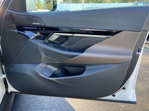 Used 2025 BMW 530i xDrive image 26