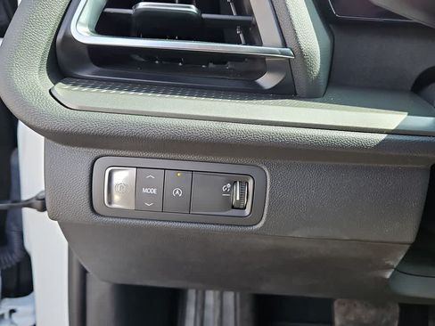 Used 2024 Chevrolet Traverse LT FWD image 27