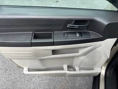 Used 2008 Dodge Grand Caravan SE FWD image 15