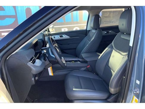 New 2026 Ford Explorer Active w/ Active Comfort Package image 10