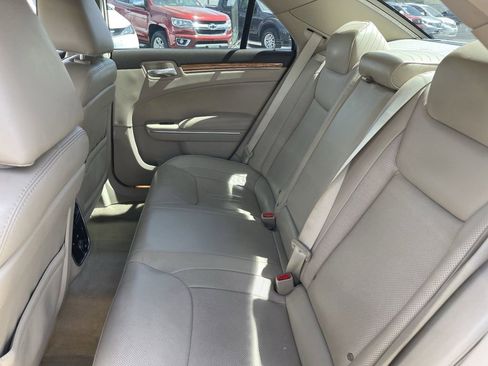 Used 2014 Chrysler 300 C AWD/4WD image 18