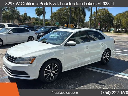 Used 2017 Volkswagen Jetta SE image 6