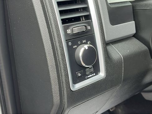 Used 2020 RAM 1500 Classic SLT image 20