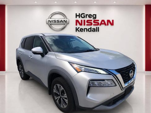 Used 2021 Nissan Rogue SV FWD image 3