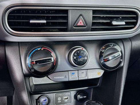 Used 2019 Hyundai Kona SE FWD image 18