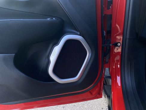 Used 2019 Jeep Renegade Latitude w/ Cold Weather Group image 14