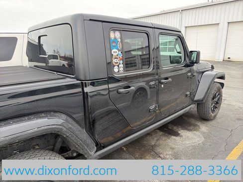 Used 2023 Jeep Gladiator Sport S image 6