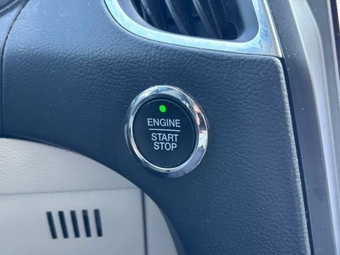 Used 2022 Ford Edge Titanium AWD/4WD image 10