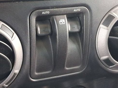 Used 2014 Jeep Wrangler Sport w/ Quick Order Package 24S AWD/4WD image 11