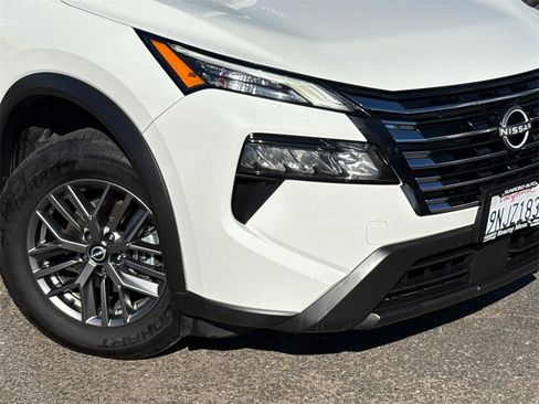 Used 2024 Nissan Rogue S image 6