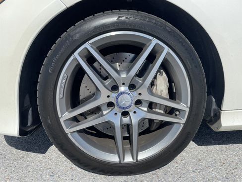 Used 2014 Mercedes-Benz E 550 4MATIC Sedan image 21