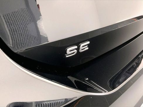 New 2026 Volkswagen Tiguan SE image 13