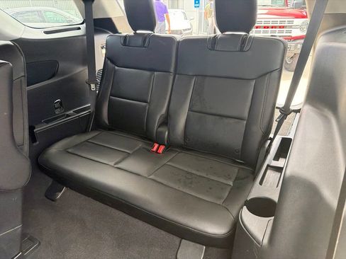 Used 2023 Ford Explorer Limited w/ Equipment Group 301A AWD/4WD image 19
