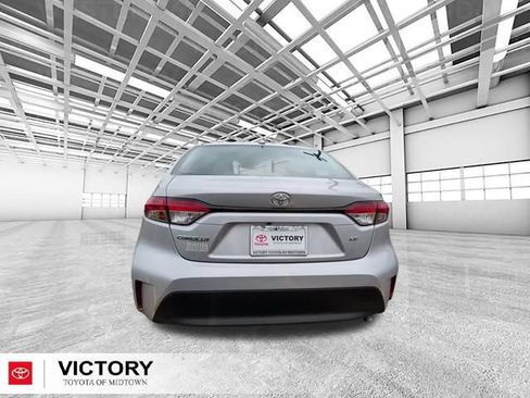 Used 2024 Toyota Corolla LE FWD image 5