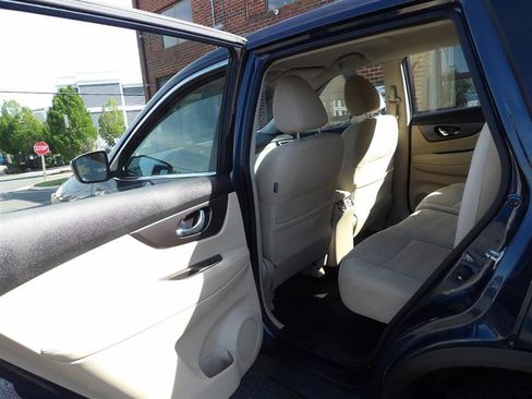 Used 2016 Nissan Rogue S AWD/4WD image 10